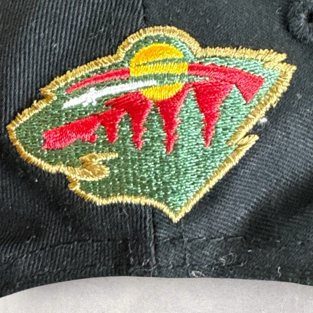 NHL Minnesota Wild Snapback Hat Youth OSFM Black Green‎ Embroidered Hockey Cap
